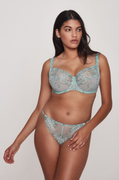 Dalia Stringi Laurel