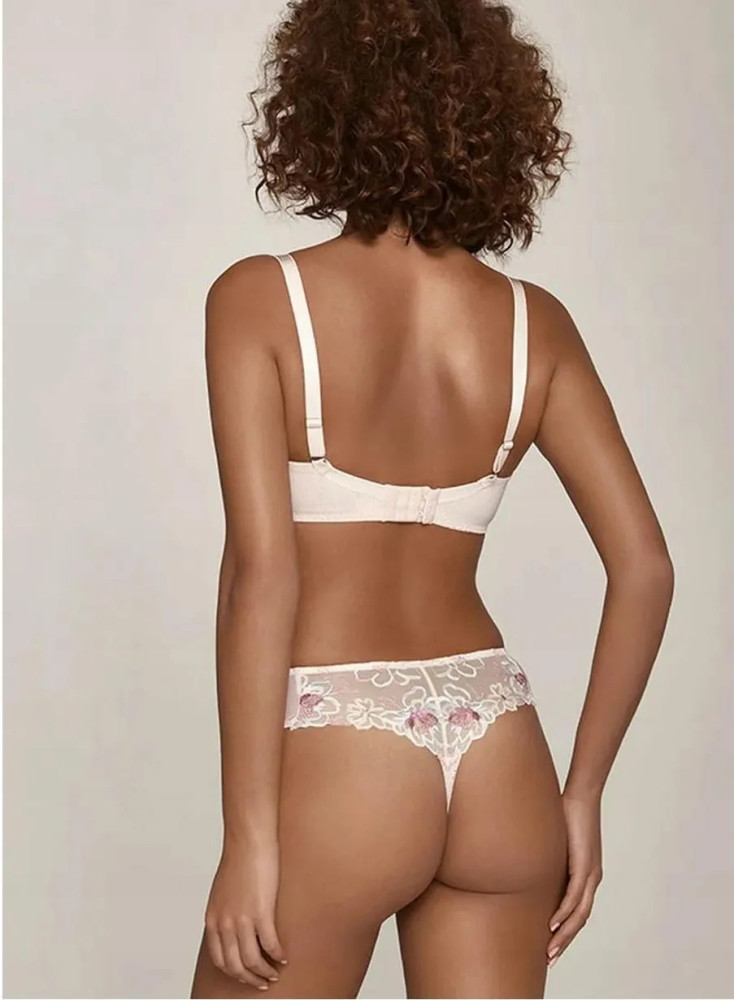 Dalia Stringi S Bisquit